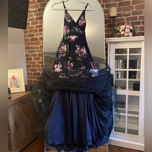 CITY STUDIO Womens Navy Mesh Crisscross
Strappy Back Formal Dress, Sz 3/4 NWT - Picture 7 of 12